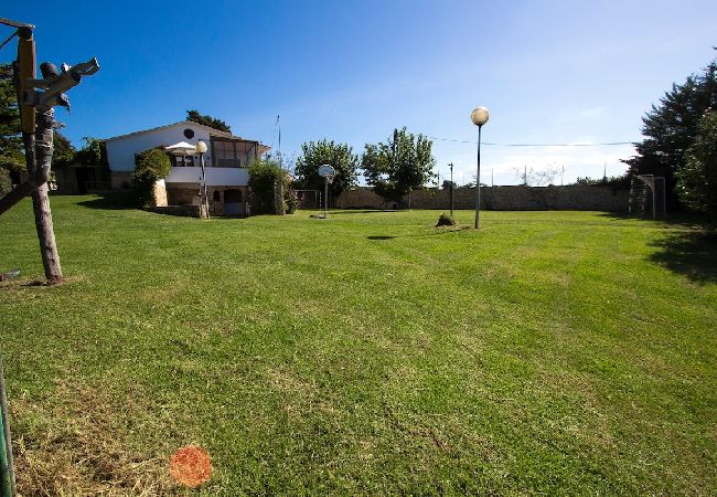 Villa en Sils - ¡Un oasis para amantes de la naturaleza, 26 pax!