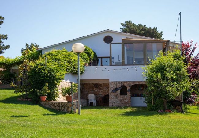 Villa en Sils - ¡Un oasis para amantes de la naturaleza, 26 pax!