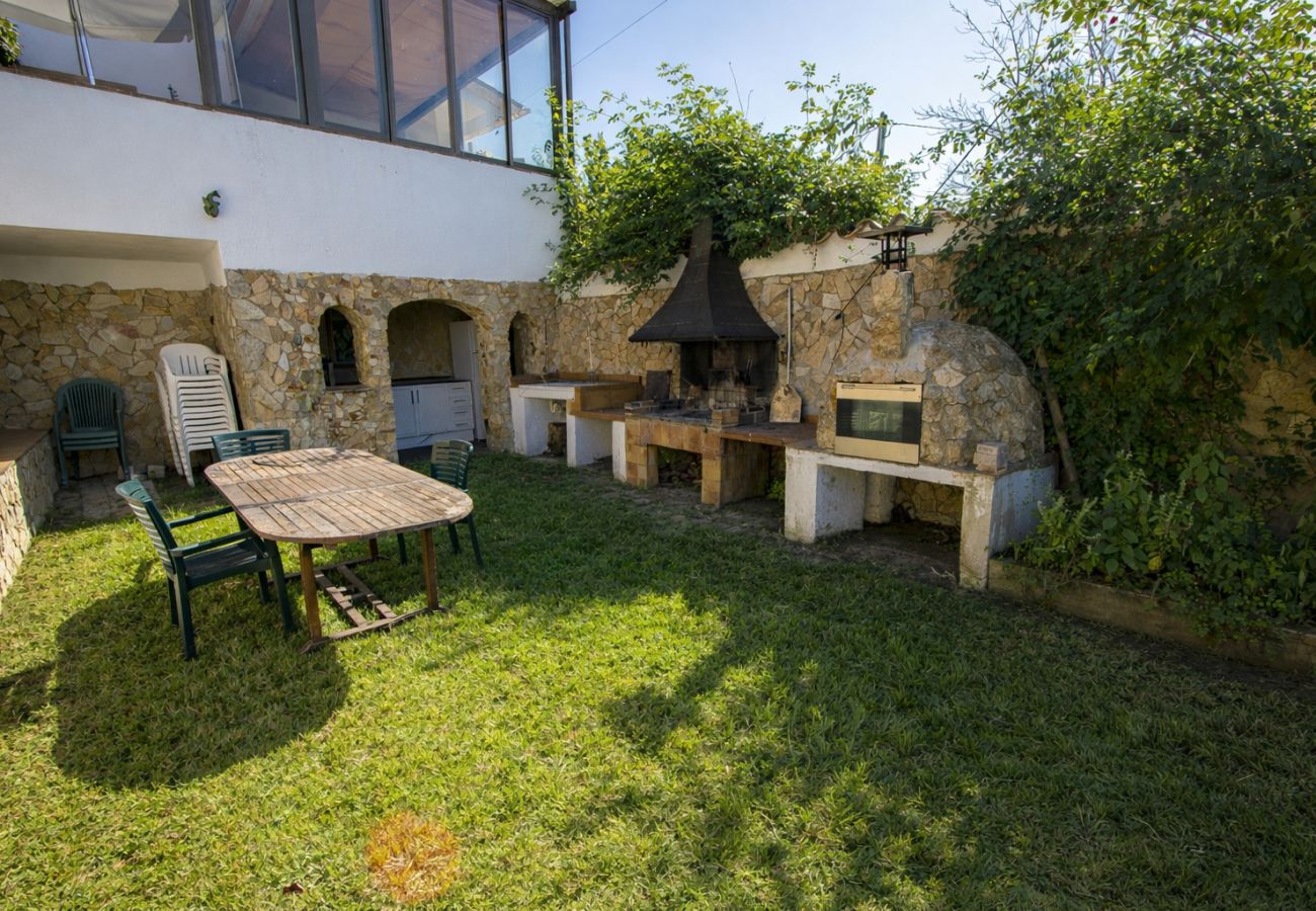 Villa en Sils - ¡Un oasis para amantes de la naturaleza, 26 pax!