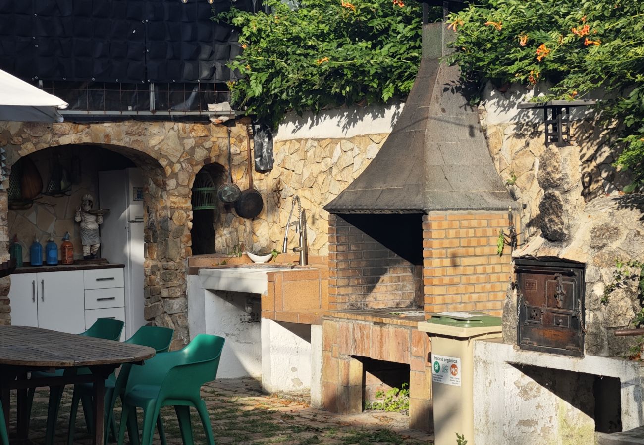 Villa en Sils - ¡Un oasis para amantes de la naturaleza, 26 pax!