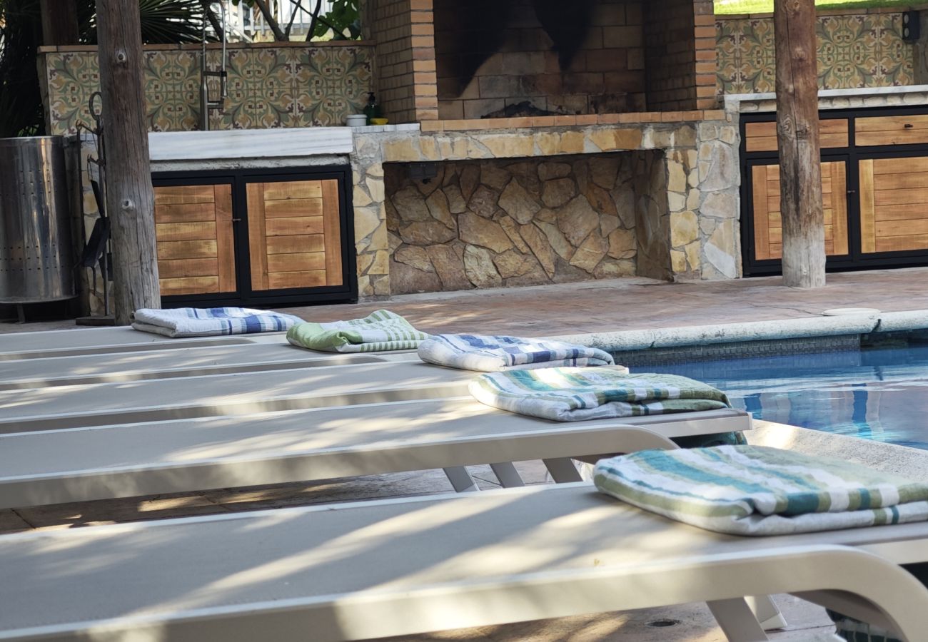 Villa en Sils - ¡Un oasis para amantes de la naturaleza, 26 pax!