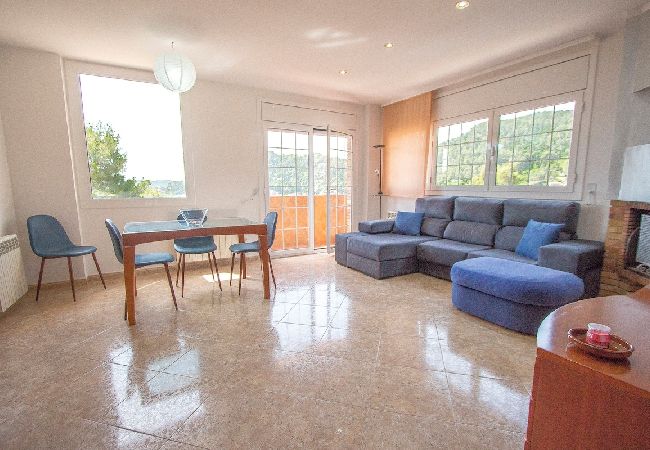 Villa en Torrelles de Llobregat - Naturaleza y tranquilidad a solo 25km de Barcelona Villa en Torrelles de Llobregat - Naturaleza y tranquilidad a solo 25km de Barcelona