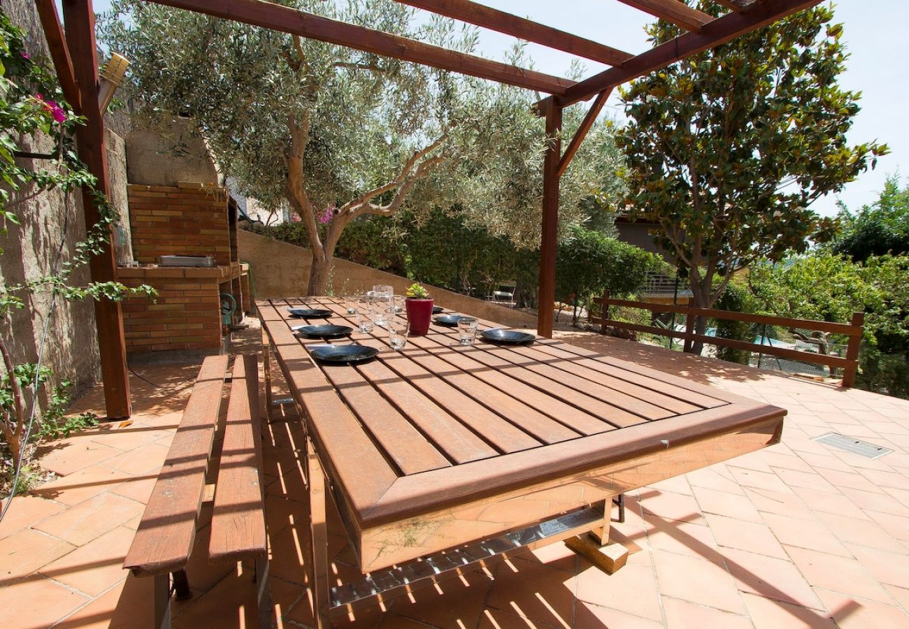 Villa en Torrelles de Llobregat - Naturaleza y tranquilidad a solo 25km de Barcelona