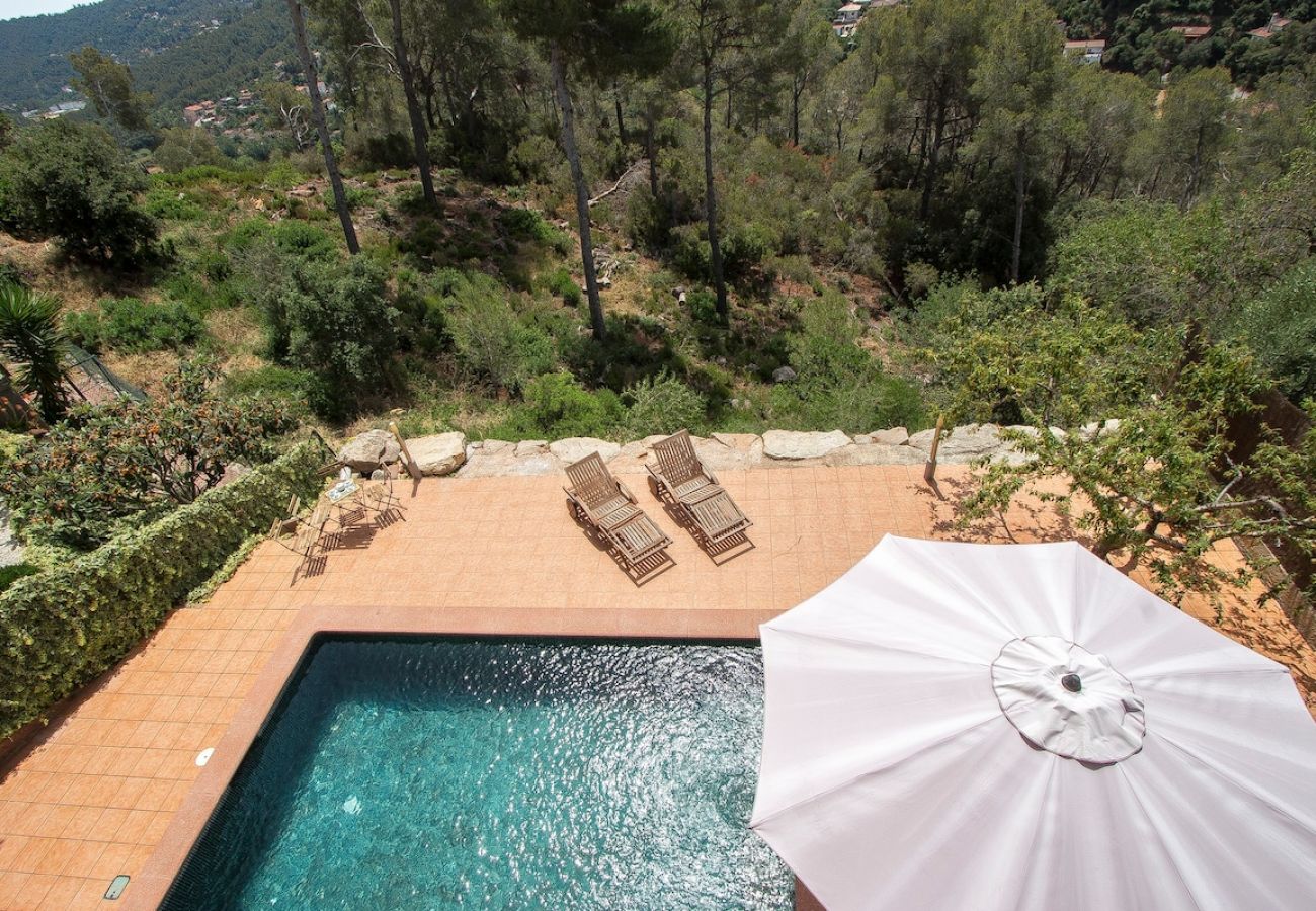 Villa en Torrelles de Llobregat - Naturaleza y tranquilidad a solo 25km de Barcelona