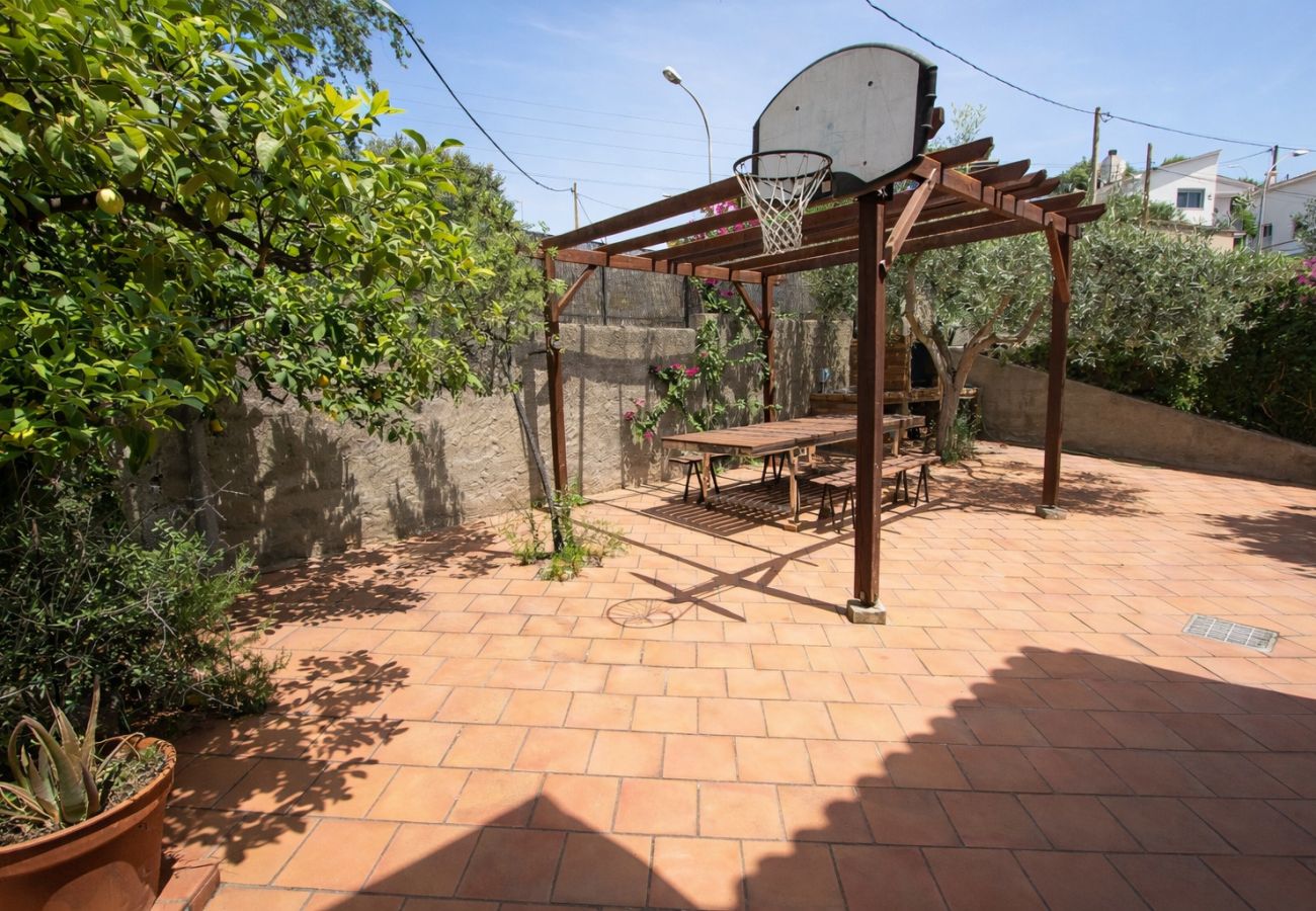 Villa en Torrelles de Llobregat - Naturaleza y tranquilidad a solo 25km de Barcelona