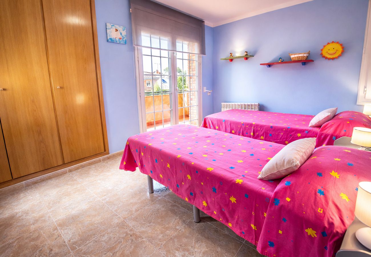 Villa en Torrelles de Llobregat - Naturaleza y tranquilidad a solo 25km de Barcelona