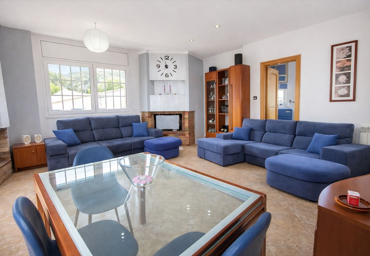 Villa en Torrelles de Llobregat - Naturaleza y tranquilidad a solo 25km de Barcelona