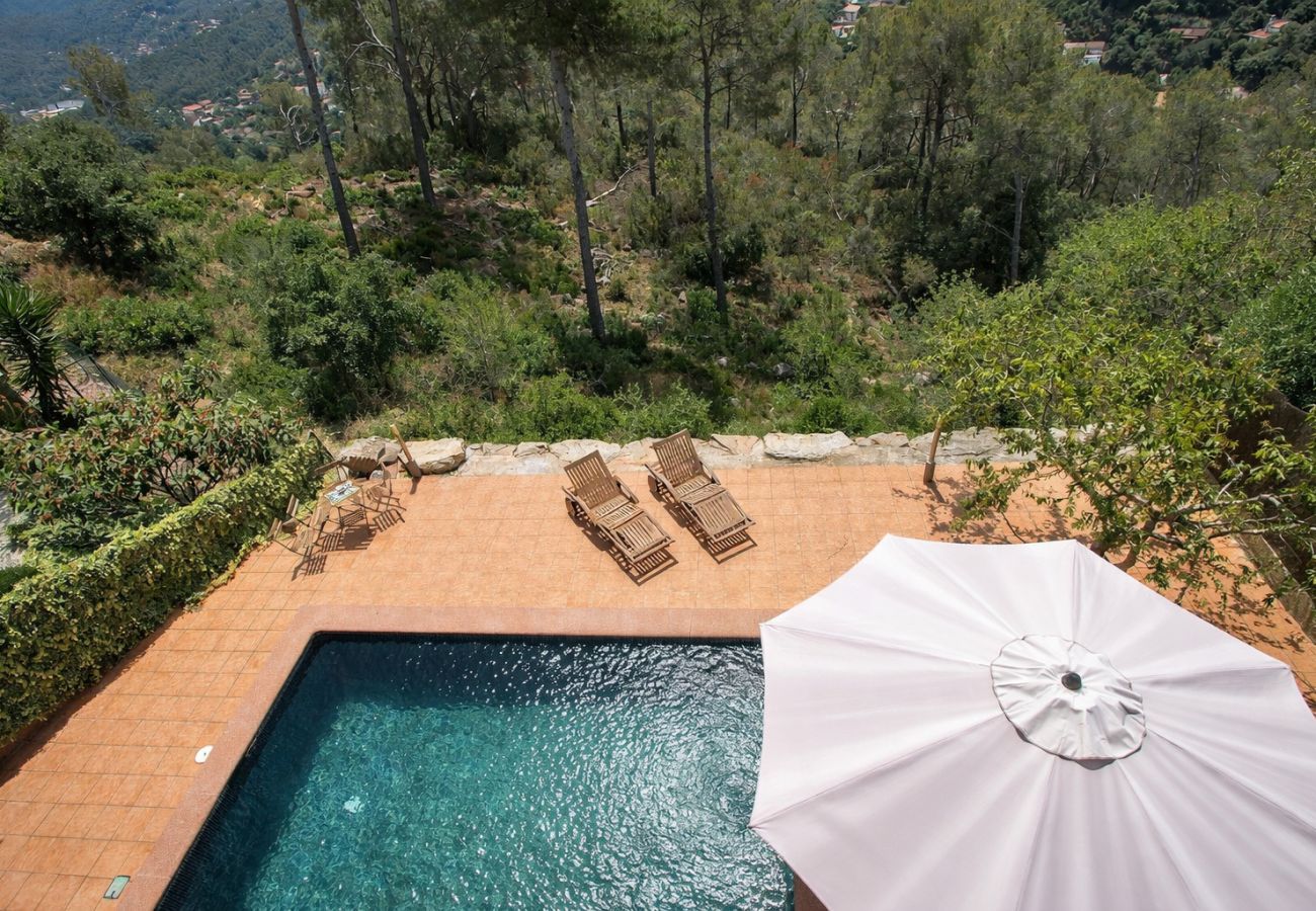 Villa en Torrelles de Llobregat - Naturaleza y tranquilidad a solo 25km de Barcelona