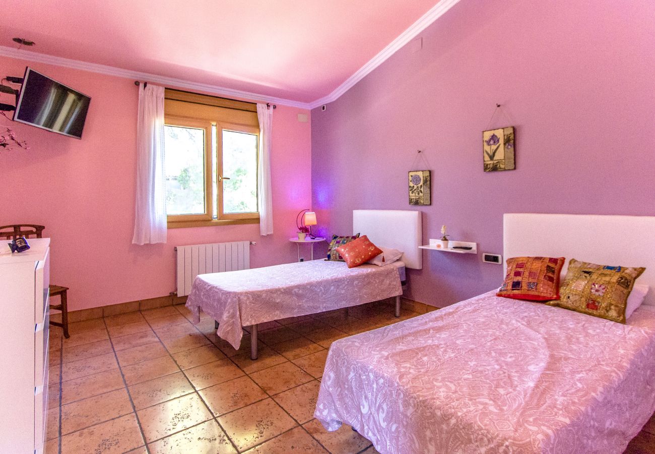 Villa en Torrelles de Llobregat - ¡Espaciosa y sublime Villa a 15km de Barcelona!