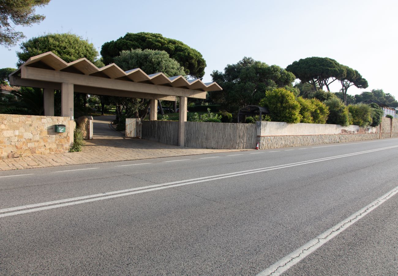 Villa en Mataró - Dicha frente al mar, para 16, a 40km de Barcelona!