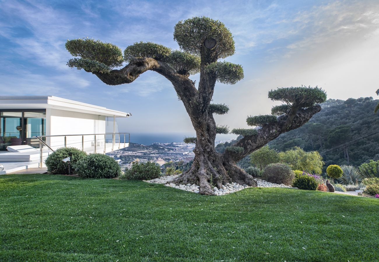 Villa en Badalona - Lujo con vistas al mar, a 15min del centro de BCN