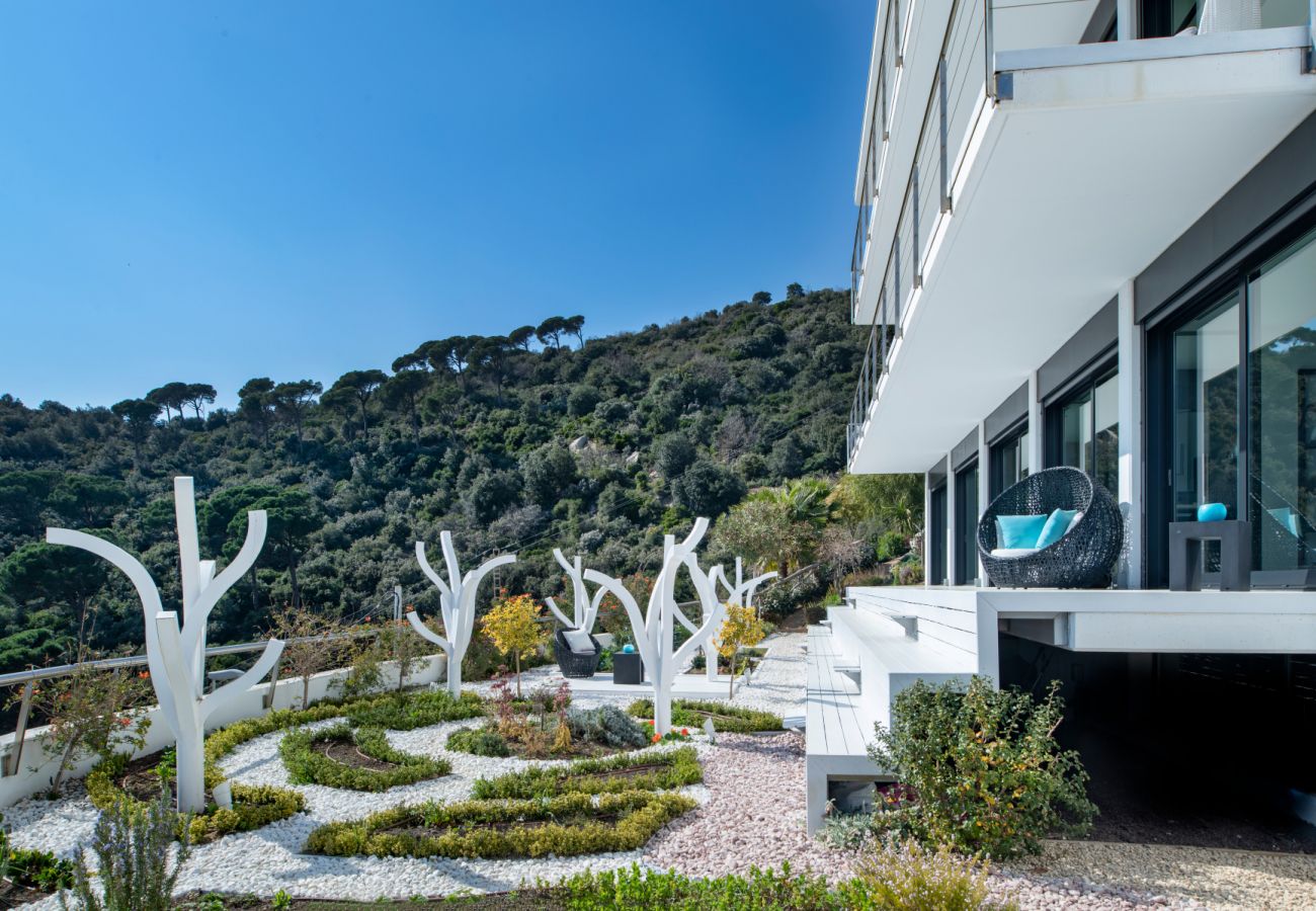 Villa en Badalona - Lujo con vistas al mar, a 15min del centro de BCN