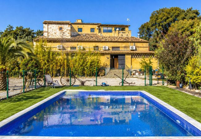 Villa en Bigues i Riells -  Tu propio hotel privado a 30 min de BCN para 25 huespedes