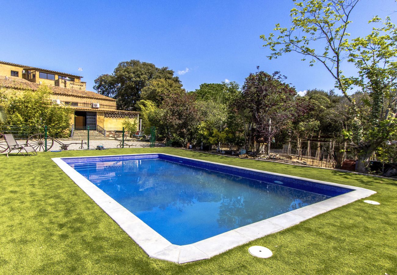 Villa en Bigues i Riells -  Tu propio hotel privado a 30 min de BCN para 25 huespedes