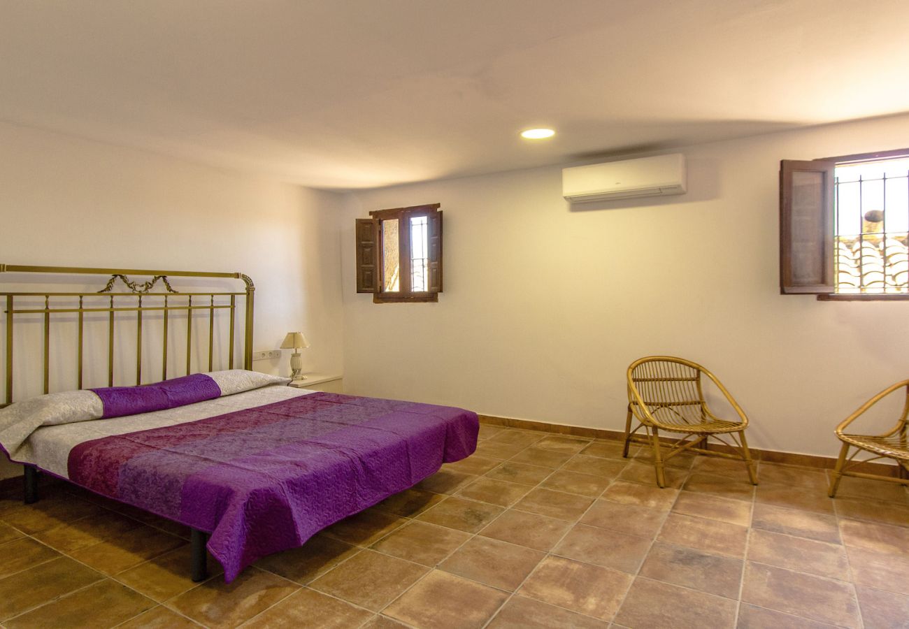 Villa en Bigues i Riells -  Tu propio hotel privado a 30 min de BCN para 25 huespedes