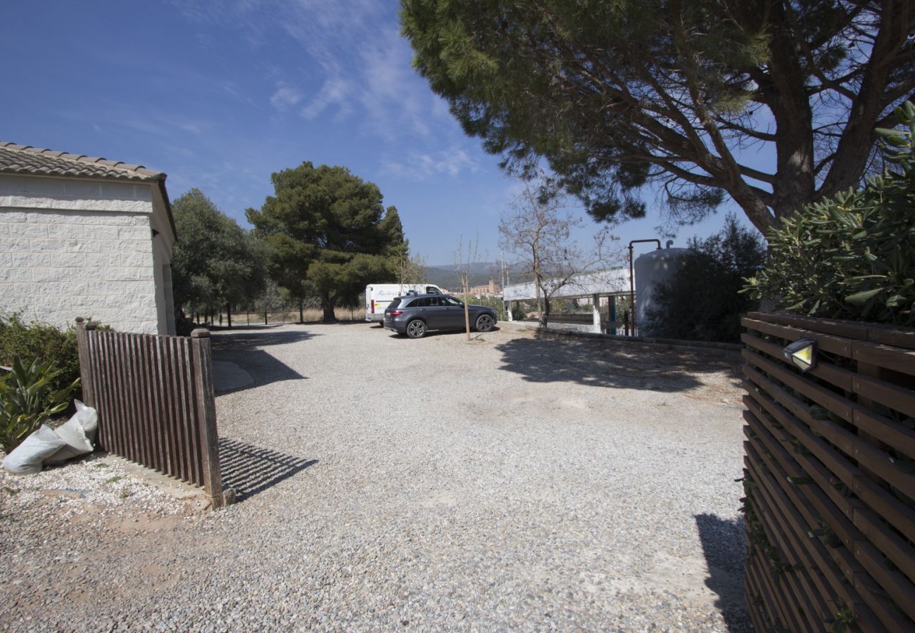 Villa en Alcover - Solo unos pasos del pueblo y cerca de Salou!