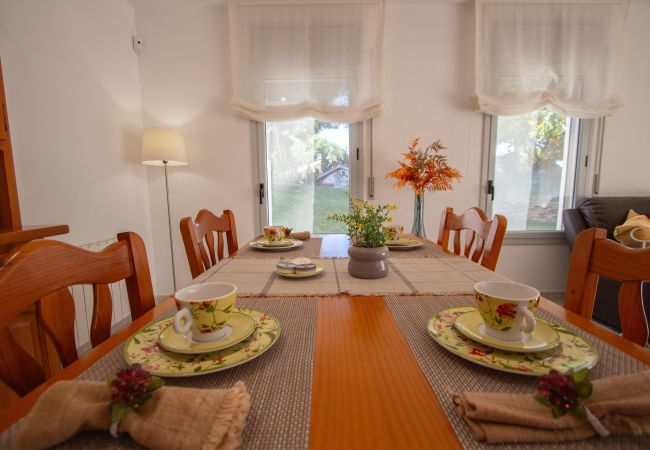 Villa en Calafell - ¡Tu villa familiar ideal a sólo 1 km de la playa!