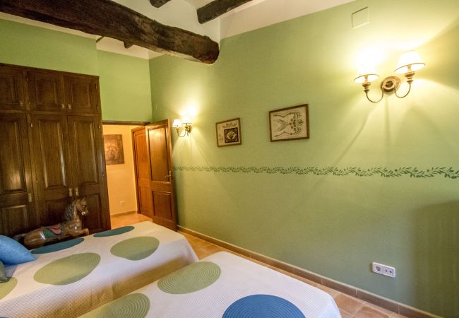 Villa en Santa Oliva - Elegancia atemporal cerca de BCN, 14min a la playa Villa en Santa Oliva - Elegancia atemporal cerca de BCN, 14min a la playa