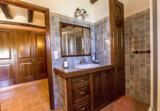 Villa en Santa Oliva - Elegancia atemporal cerca de BCN, 14min a la playa Villa en Santa Oliva - Elegancia atemporal cerca de BCN, 14min a la playa