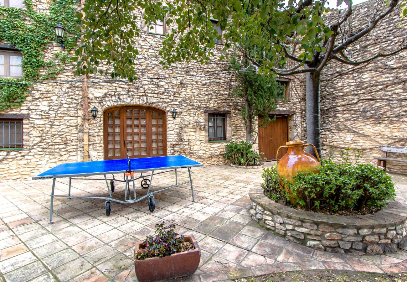 Villa en Santa Oliva - Elegancia atemporal cerca de BCN, 14min a la playa