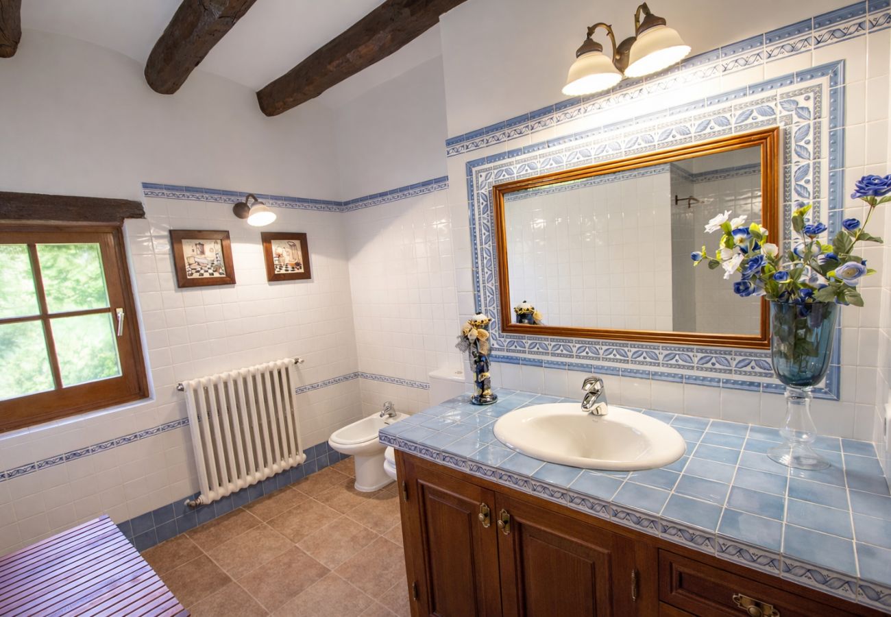 Villa en Santa Oliva - Elegancia atemporal cerca de BCN, 14min a la playa