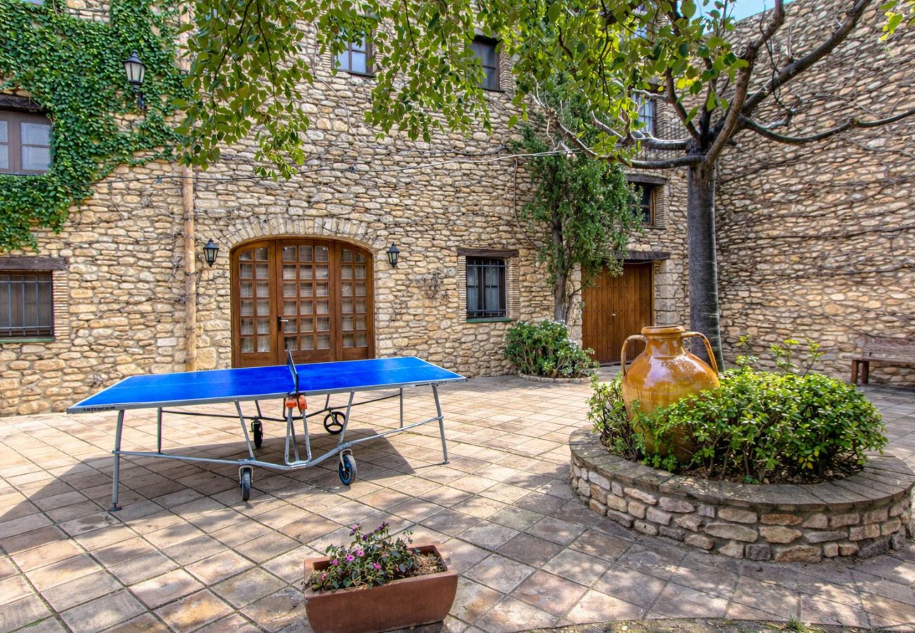 Villa en Santa Oliva - Elegancia atemporal cerca de BCN, 14min a la playa