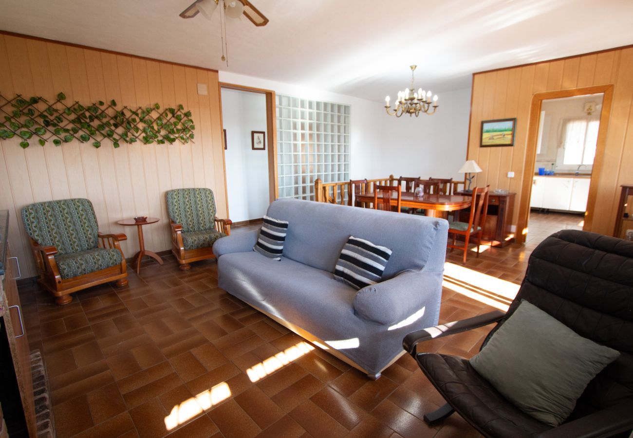 Villa en Blanes - ¡Corazón de la Costa Brava a 2,7 km de la playa!