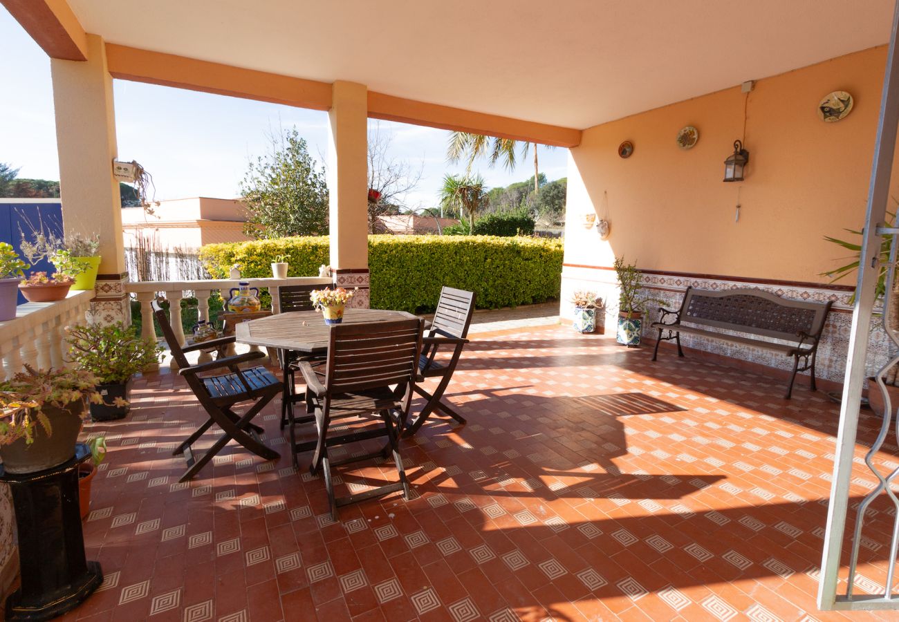 Villa en Blanes - ¡Corazón de la Costa Brava a 2,7 km de la playa!