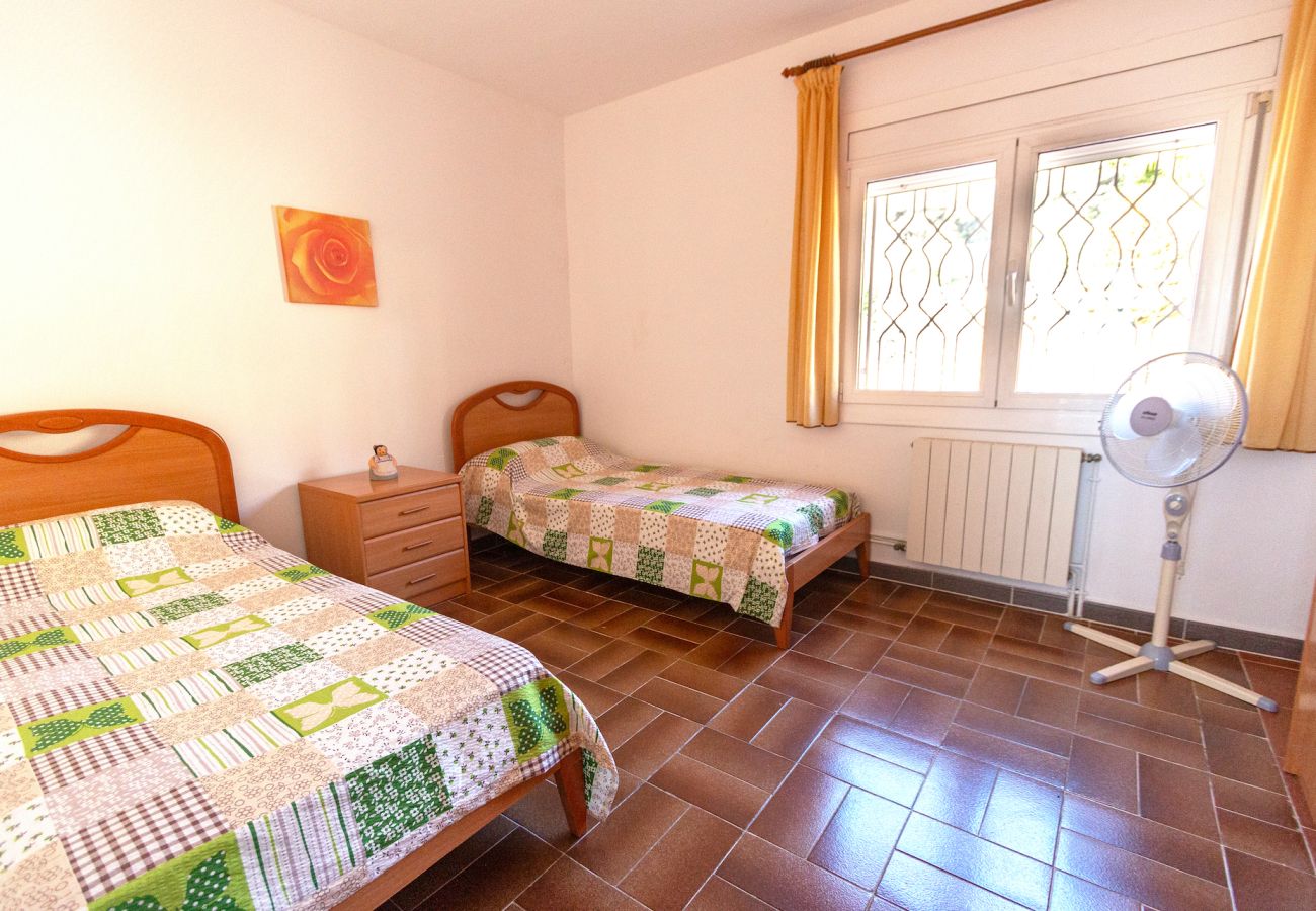 Villa en Blanes - ¡Corazón de la Costa Brava a 2,7 km de la playa!