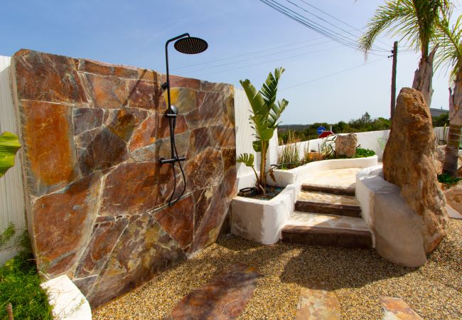 Villa en La Pobla de Montornés - Oasis Tropical Costa Dorada con piscina privada