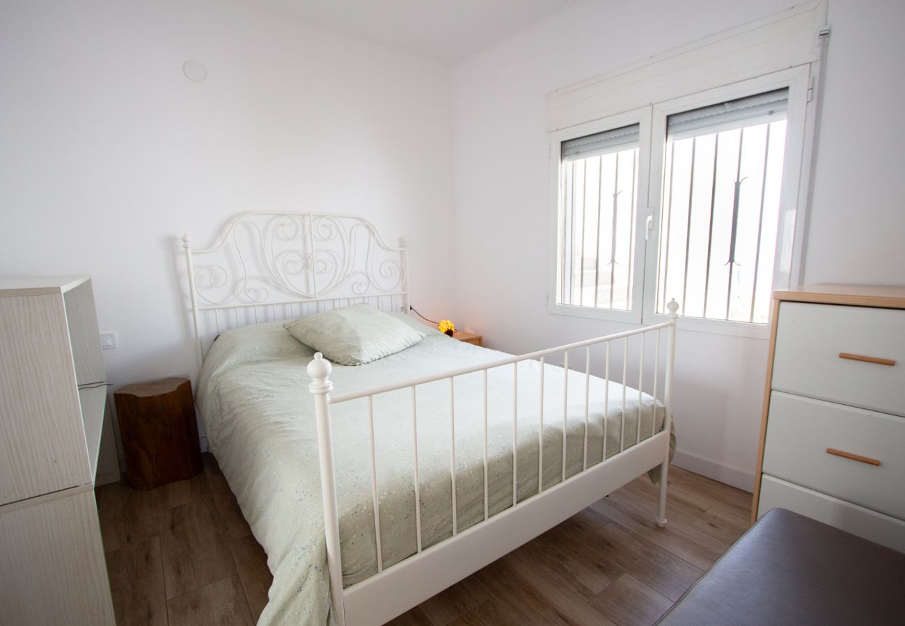 Villa en La Pobla de Montornés - Oasis Tropical Costa Dorada con piscina privada