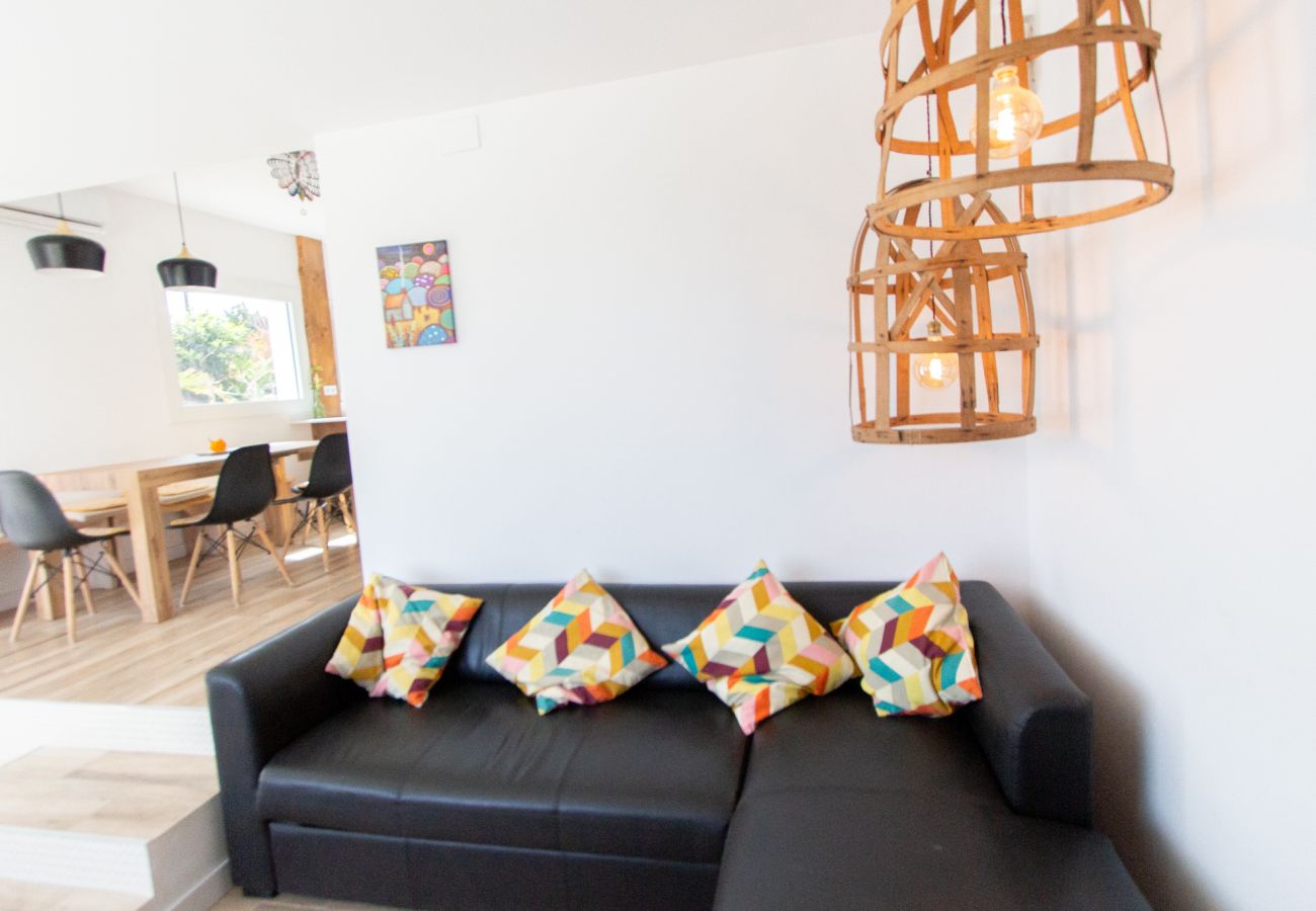 Villa en La Pobla de Montornés - Oasis Tropical Costa Dorada con piscina privada