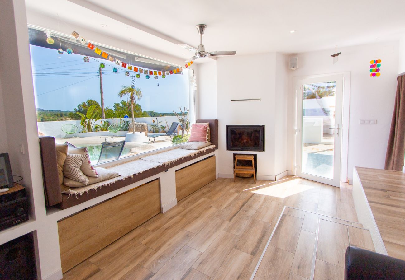 Villa en La Pobla de Montornés - Oasis Tropical Costa Dorada con piscina privada