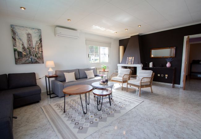 Villa en maçanet de la selva - ¡2 moradas privadas en una magnífica villa! Villa en maçanet de la selva - ¡2 moradas privadas en una magnífica villa!