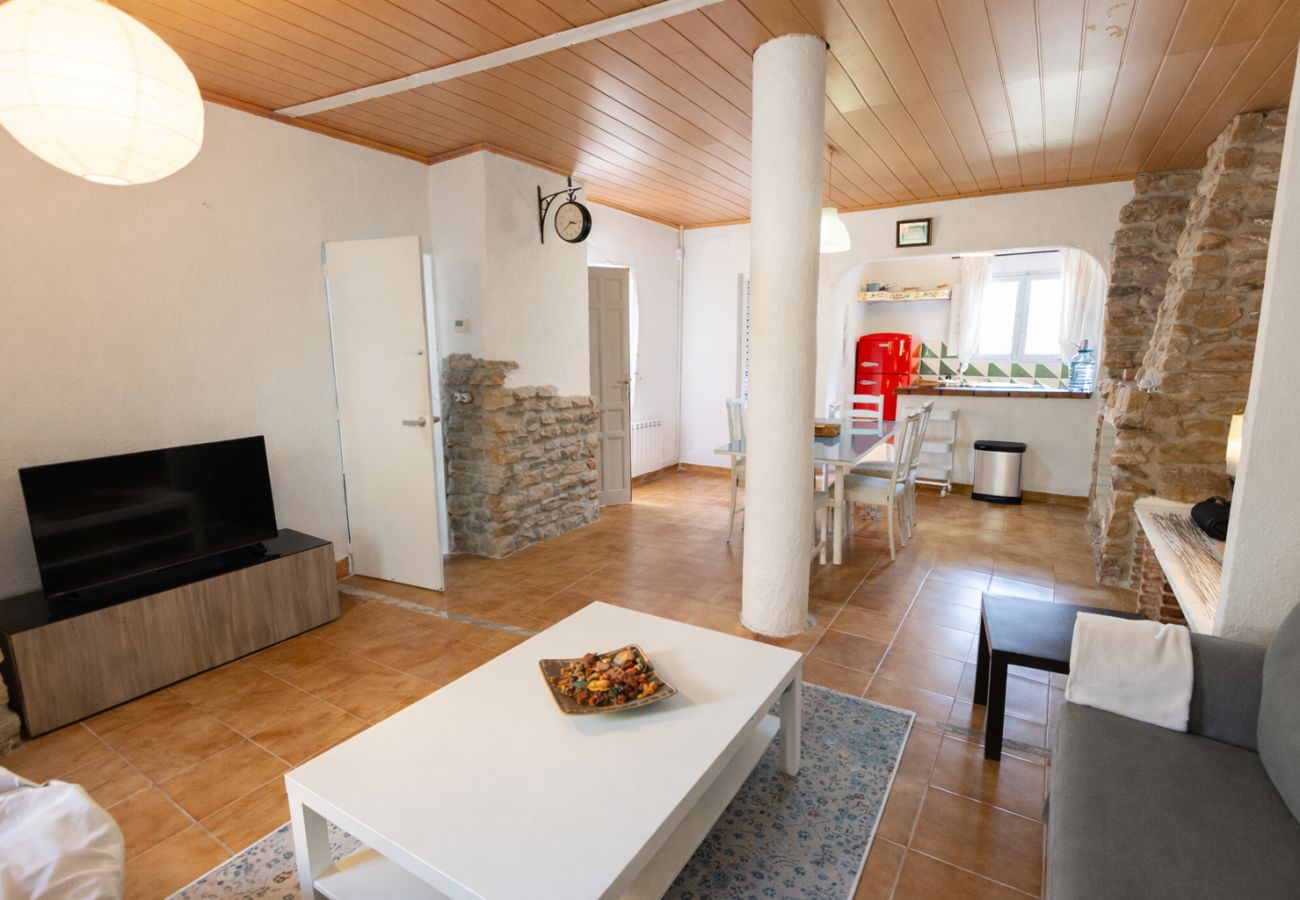 Villa en maçanet de la selva - ¡2 moradas privadas en una magnífica villa!