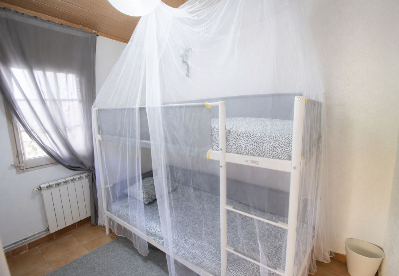 Villa en maçanet de la selva - ¡2 moradas privadas en una magnífica villa!