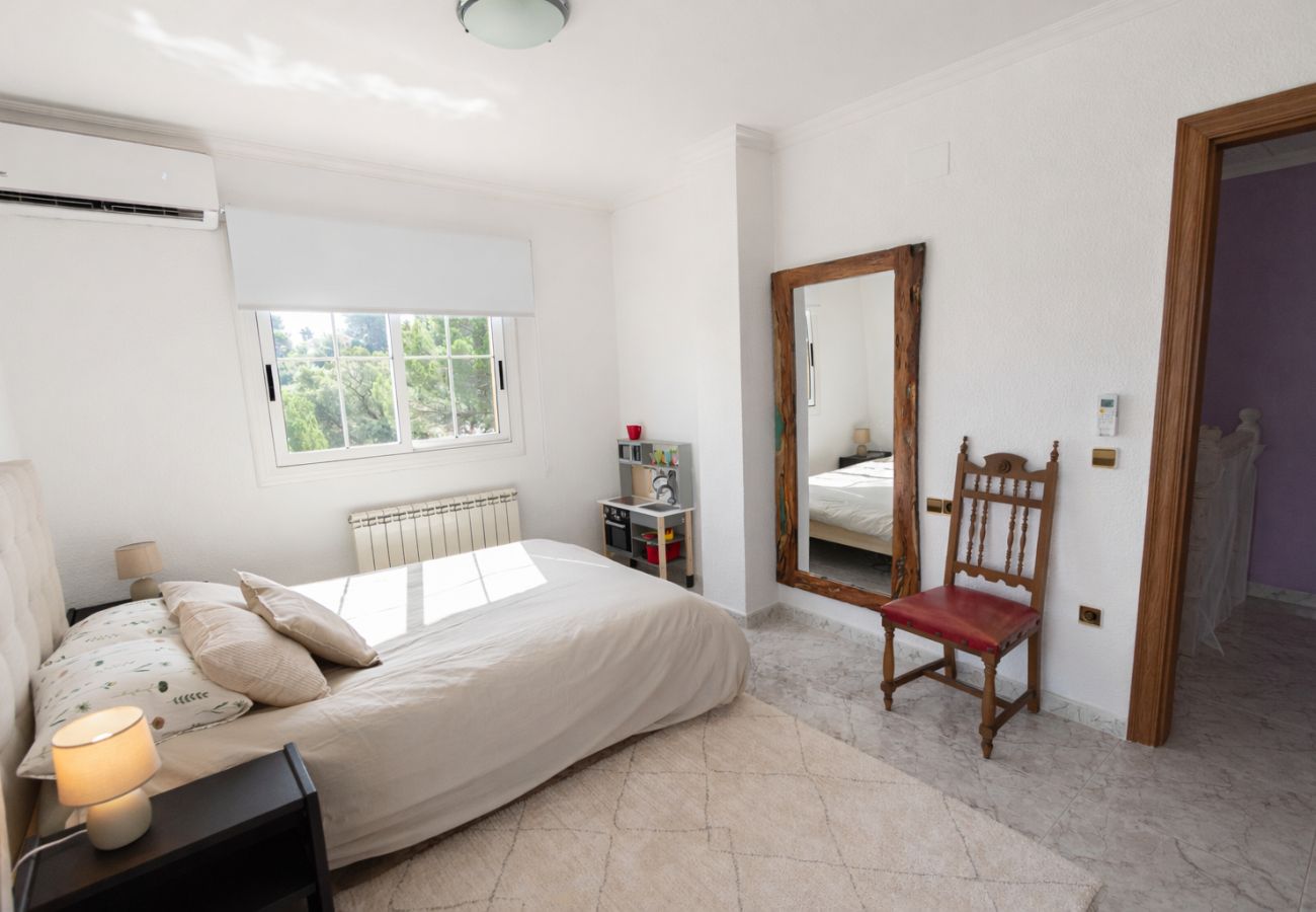 Villa en maçanet de la selva - ¡2 moradas privadas en una magnífica villa!