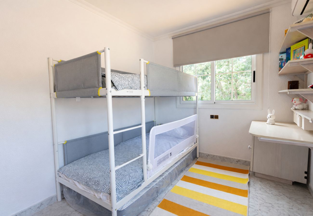 Villa en maçanet de la selva - ¡2 moradas privadas en una magnífica villa!