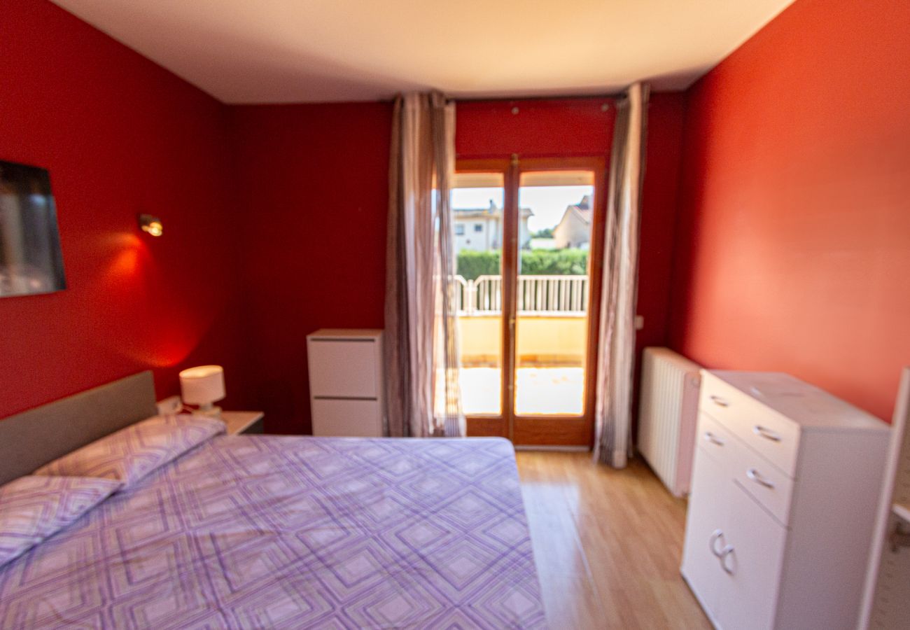 Villa en Banyoles - Oasis con piscina cerca de lago y Museo Dali!