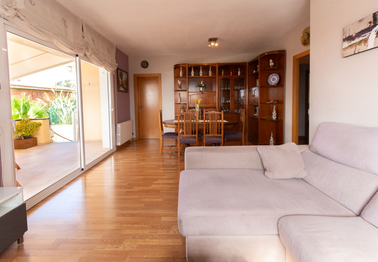 Villa en Pineda de Mar - Villa en la playa para 8 pax, coche no necesario! 