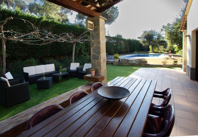 Villa en Sils - Espaciosa casa de campo en Costa Brava, relájate! Villa en Sils - Espaciosa casa de campo en Costa Brava, relájate!