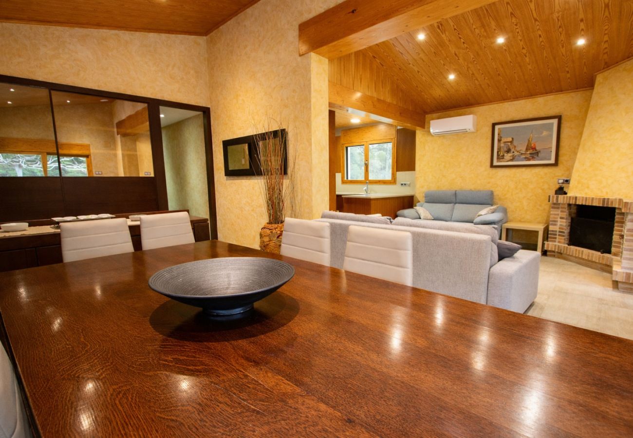 Villa en Sils - Espaciosa casa de campo en Costa Brava, relájate!