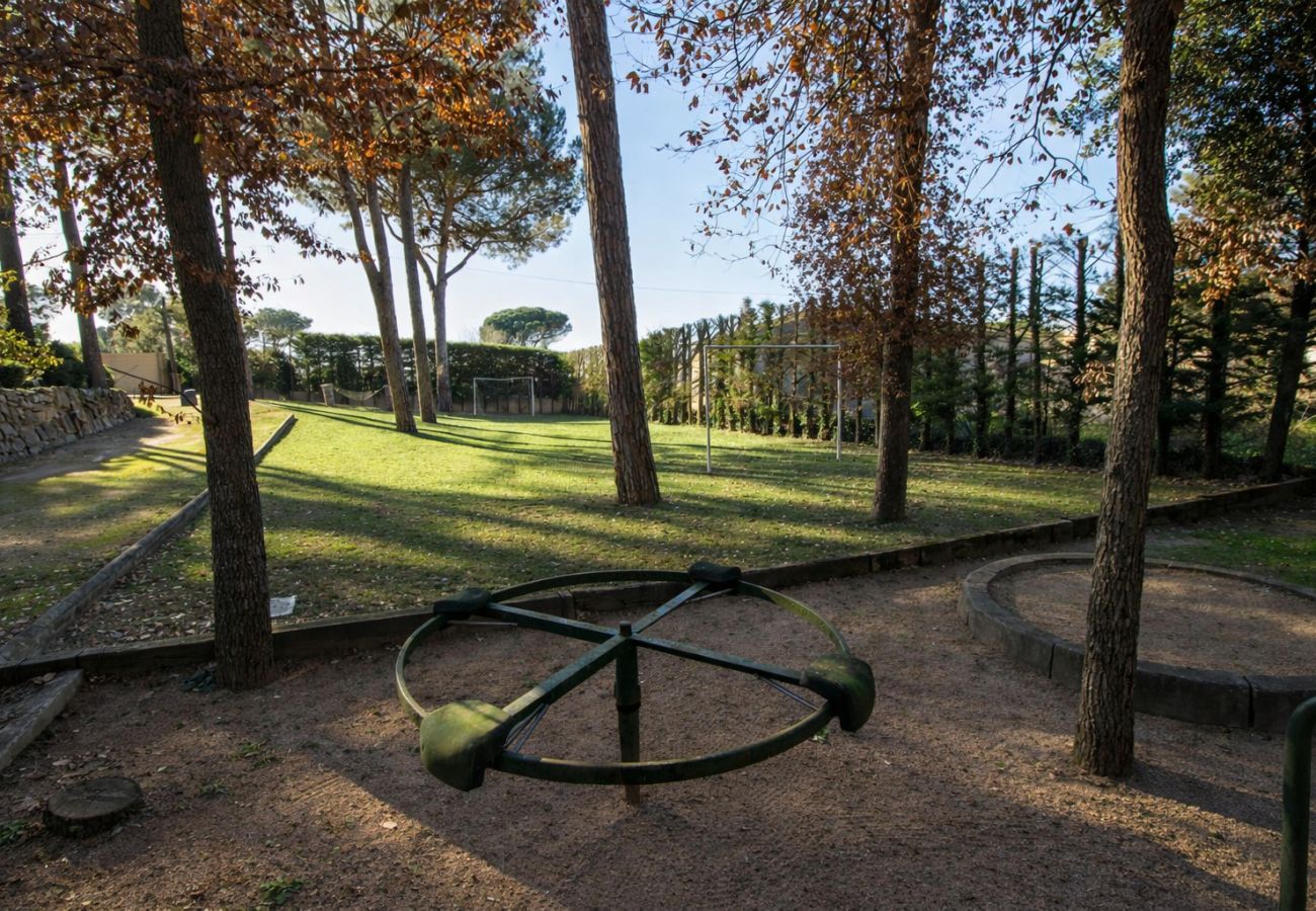 Villa en Sils - Espaciosa casa de campo en Costa Brava, relájate!