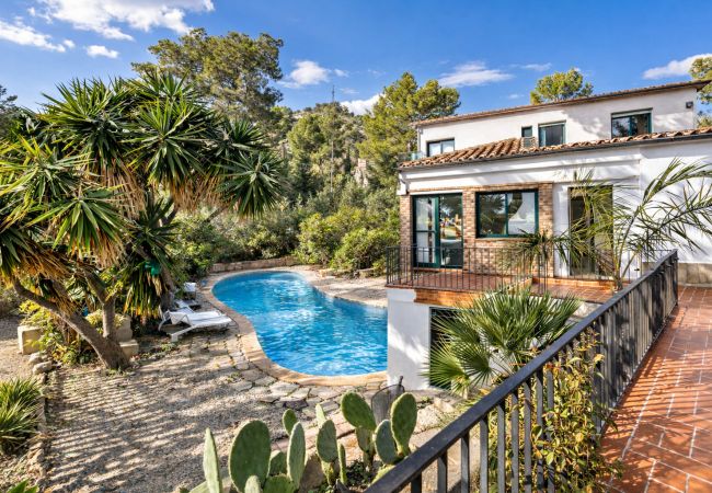 Villa en Castelldefels - Encantadora villa privada: playa 2km y BCN 20km!