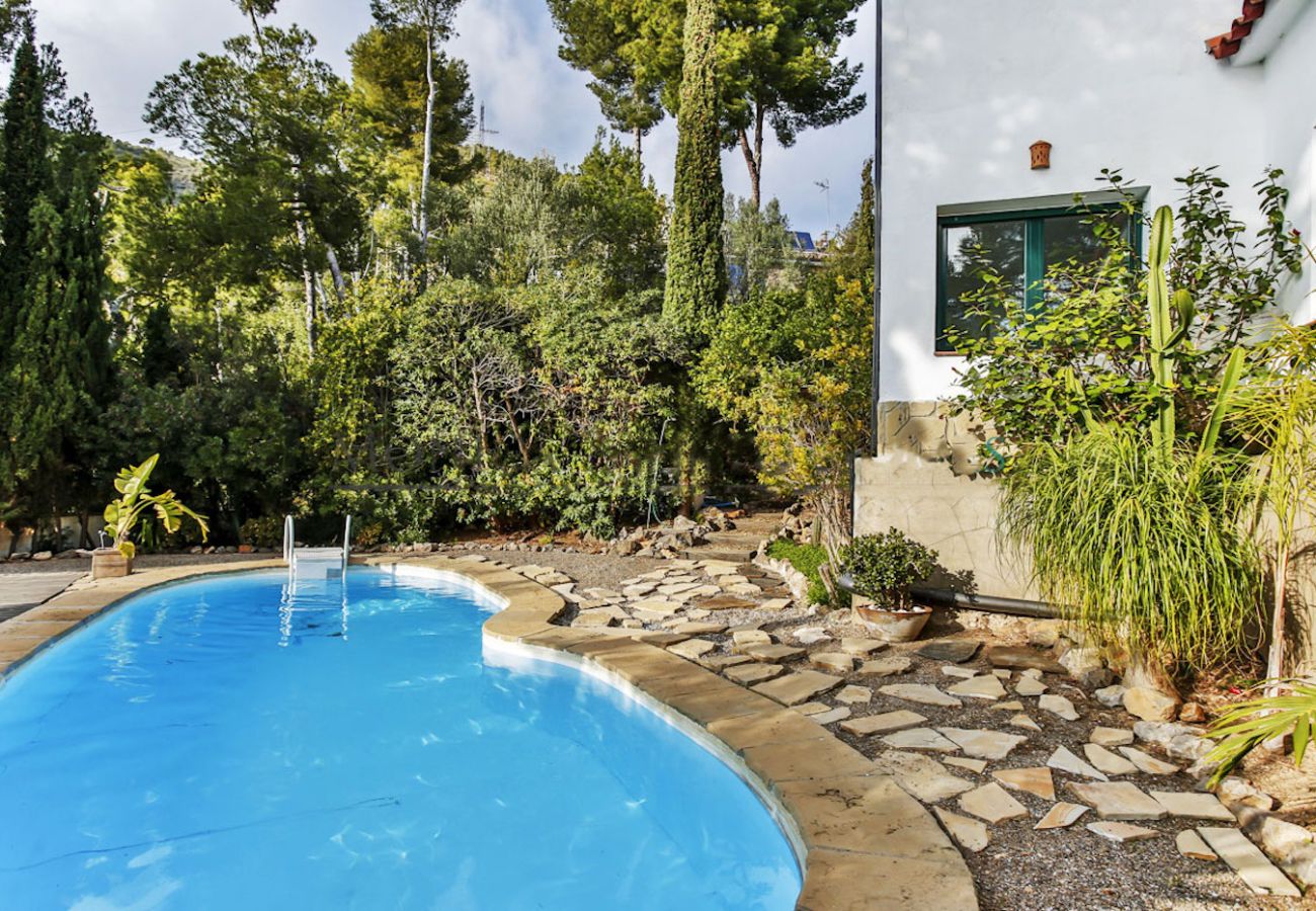 Villa en Castelldefels - Santuario de Sol y Arena: playa 2km y BCN 20km!