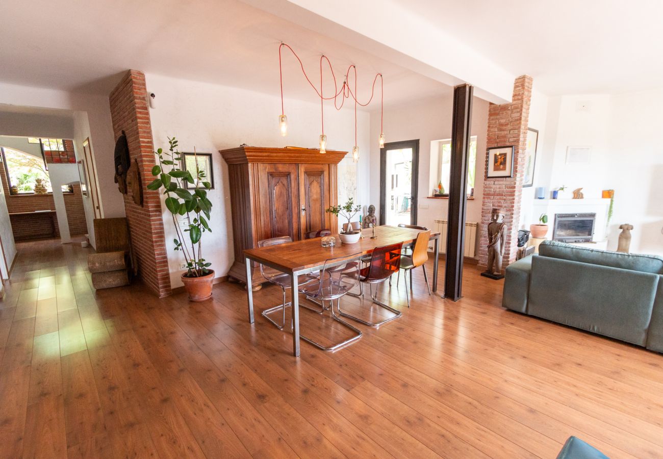 Villa en Castelldefels - Santuario de Sol y Arena: playa 2km y BCN 20km!