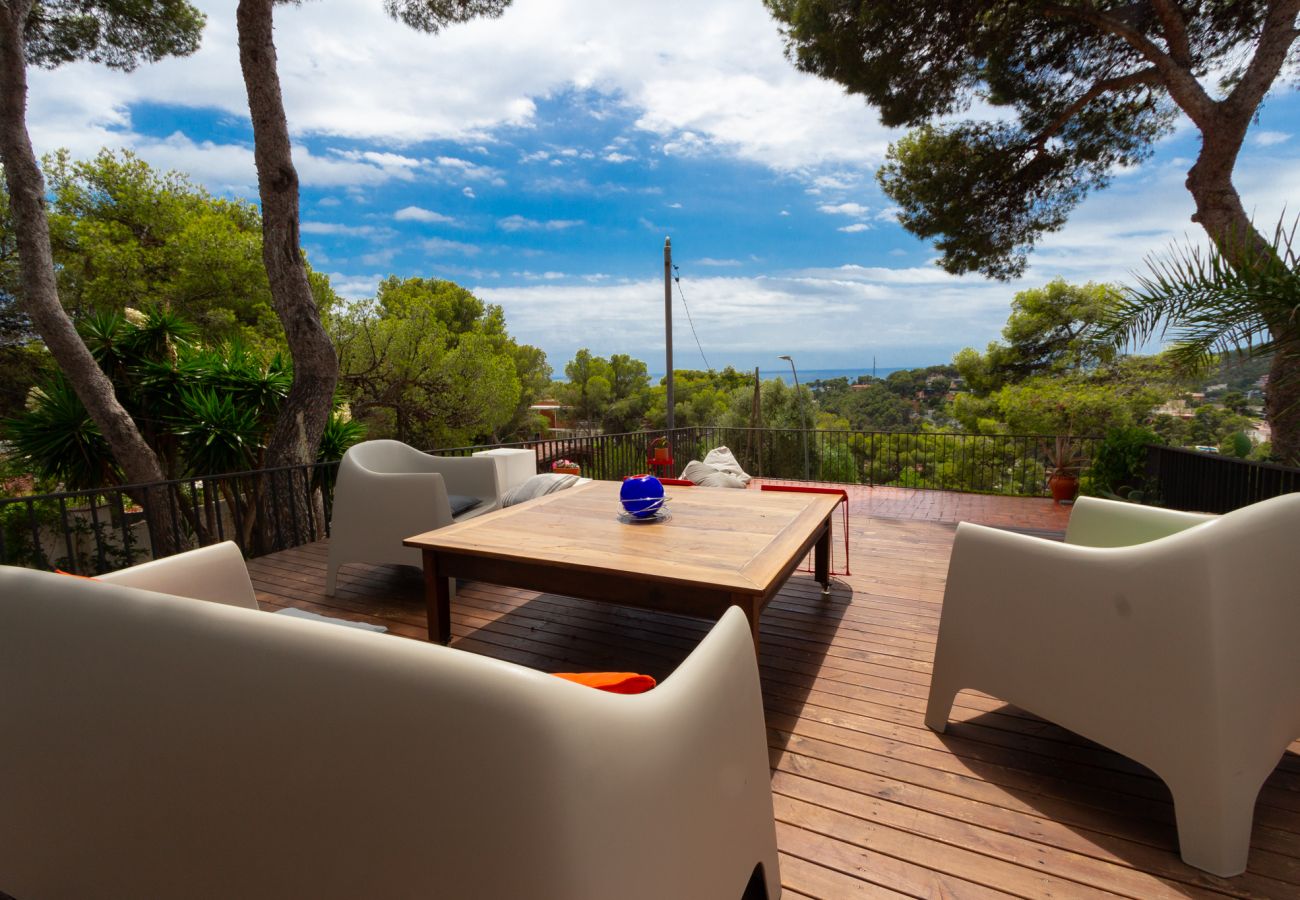 Villa en Castelldefels - Santuario de Sol y Arena: playa 2km y BCN 20km!