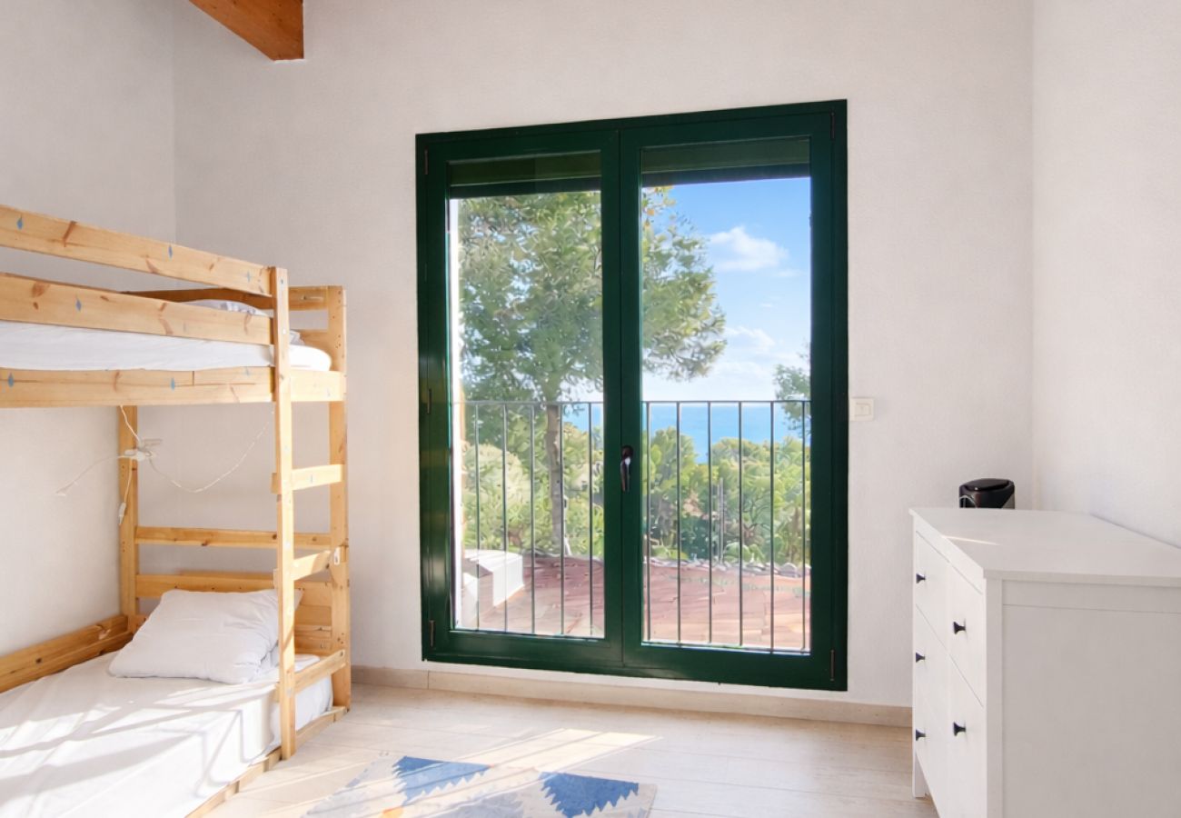 Villa en Castelldefels - Encantadora villa privada: playa 2km y BCN 20km!