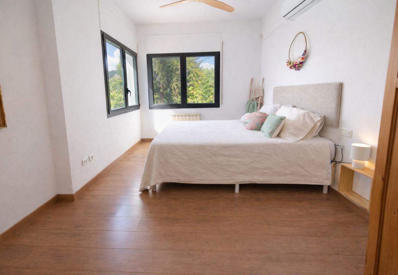 Villa en Castelldefels - Encantadora villa privada: playa 2km y BCN 20km!