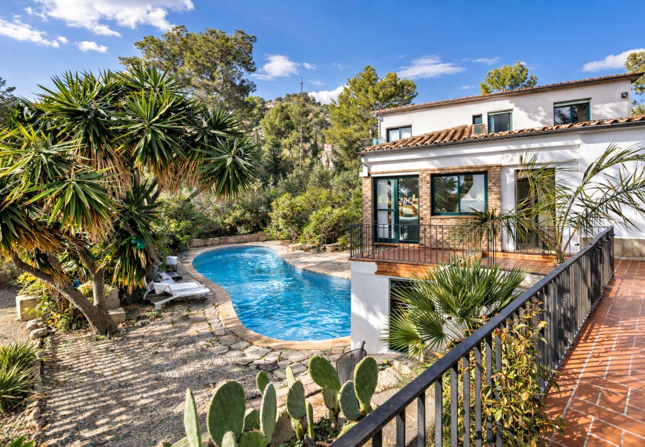 Villa en Castelldefels - Encantadora villa privada: playa 2km y BCN 20km!